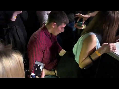 ❤️ Rigtig sex i en russisk natklub. 18-årig russisk pige i anus og vagina kneppet i en natklub ❤️ Skøn porno at da.centr-klassiki.ru ❌️